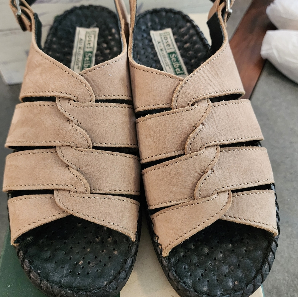 Josef Seibel Air Massage Natalie tan leather sandals NIB